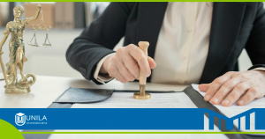 unila-notario-licenciatura-en-derecho-que-se-dedica